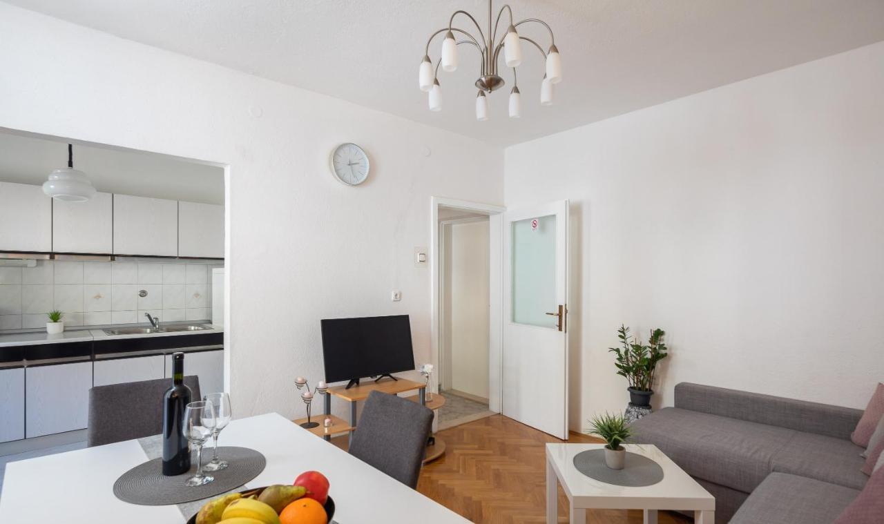 Apartment Beba Dugi Rat Exteriör bild